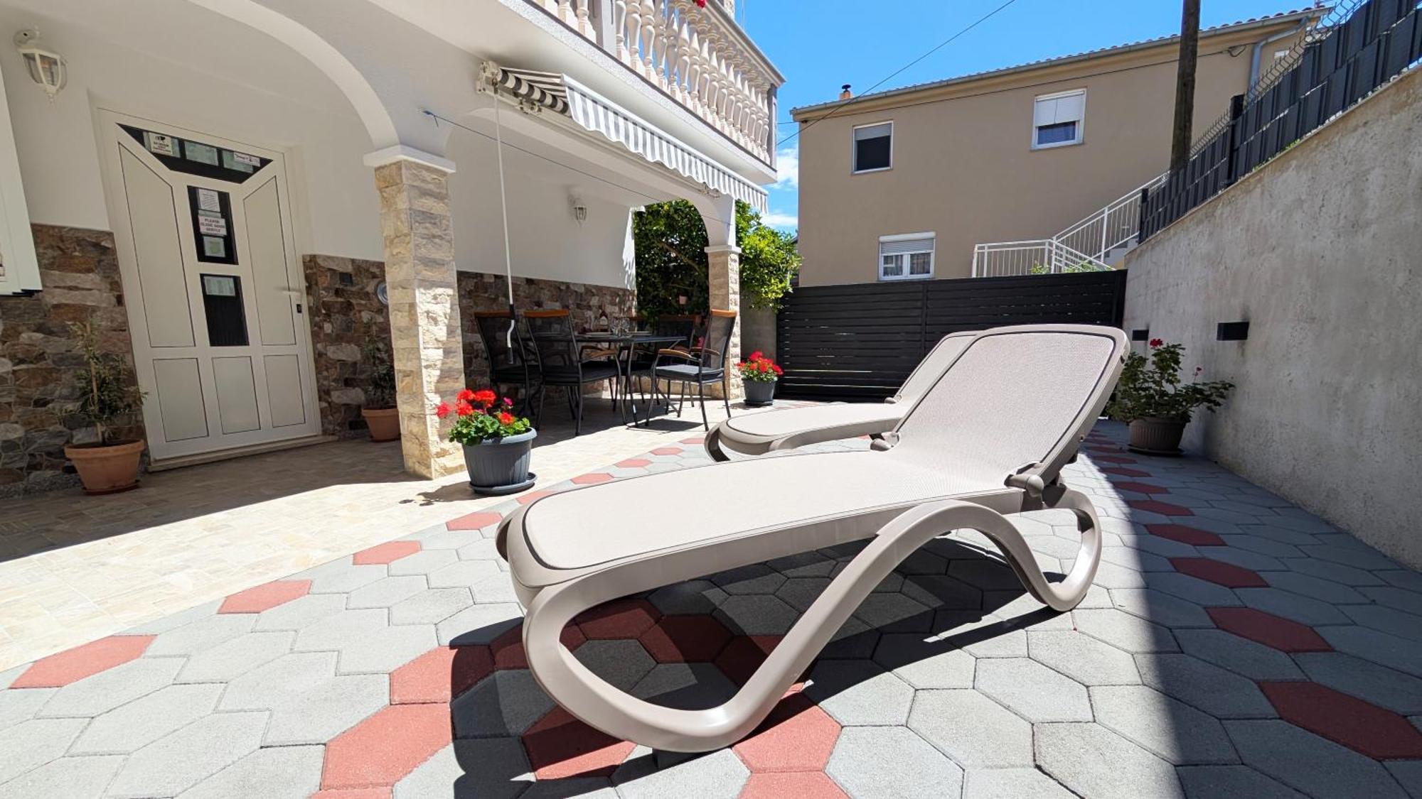 Modern 3Br Apartments In Zadar With Balcony Or Terrace, Free Parking & Ac Room photo